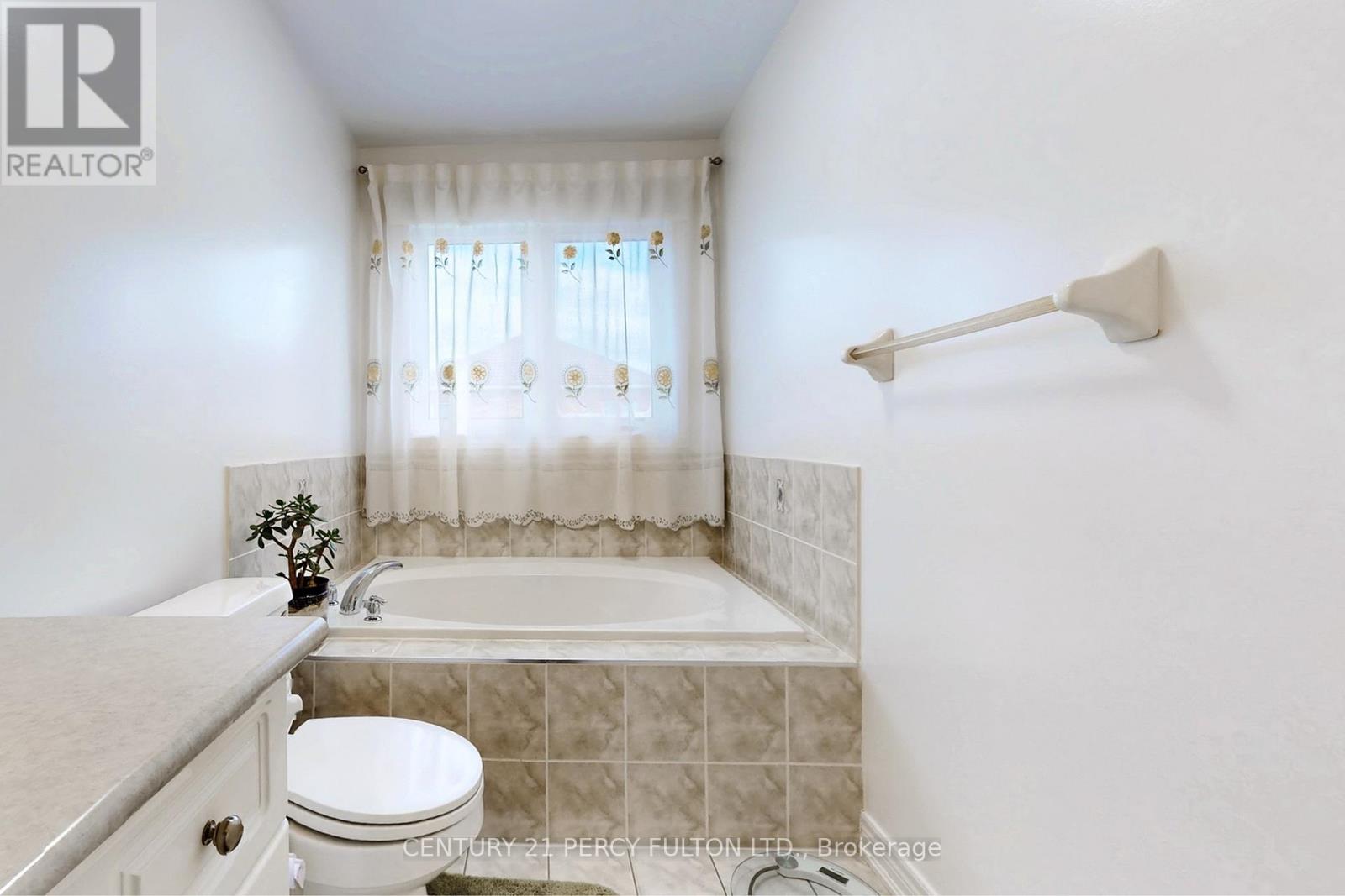 5 Attmar Drive, Brampton, Ontario  L6P 2R4 - Photo 28 - W12498544