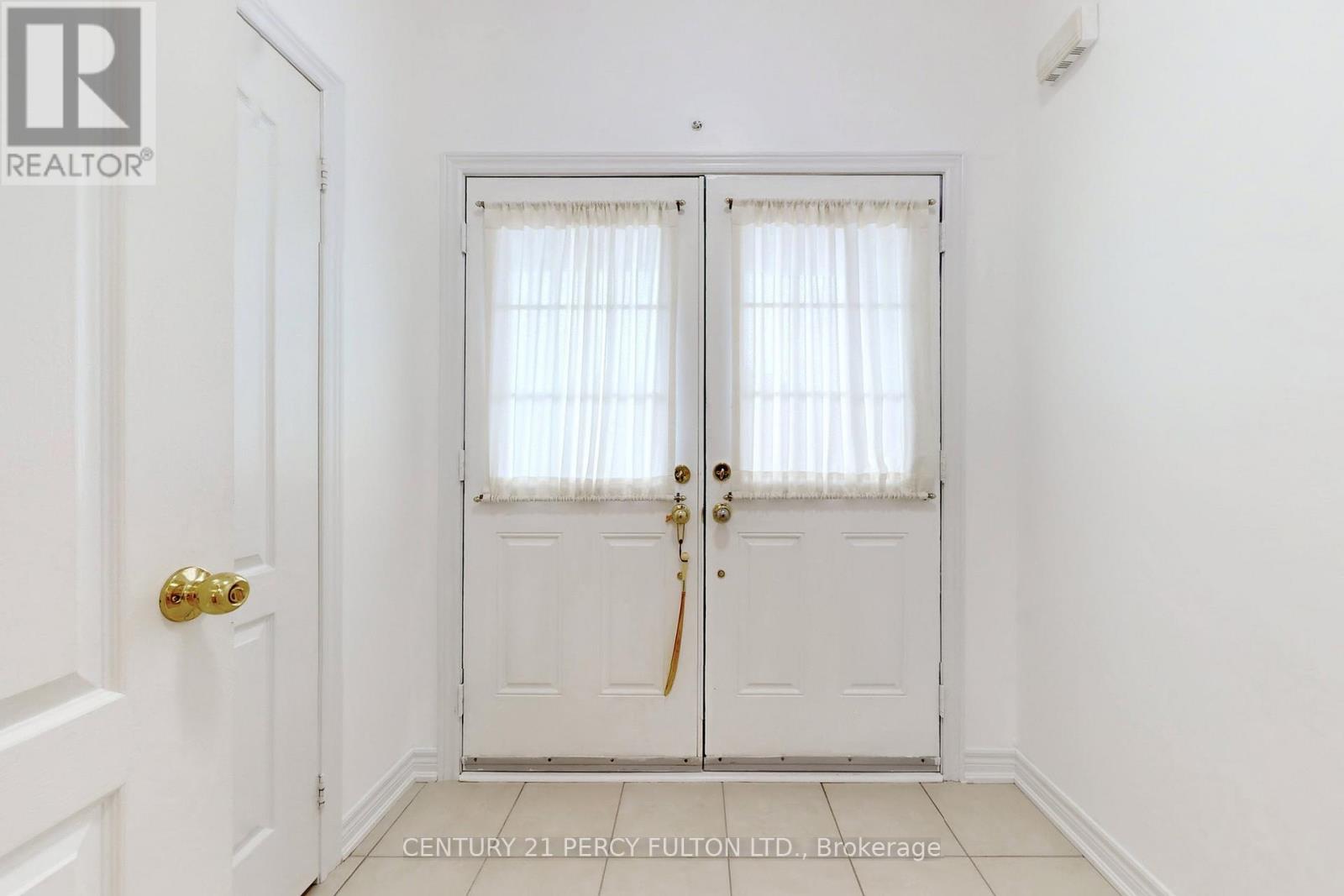 5 Attmar Drive, Brampton, Ontario  L6P 2R4 - Photo 19 - W12498544