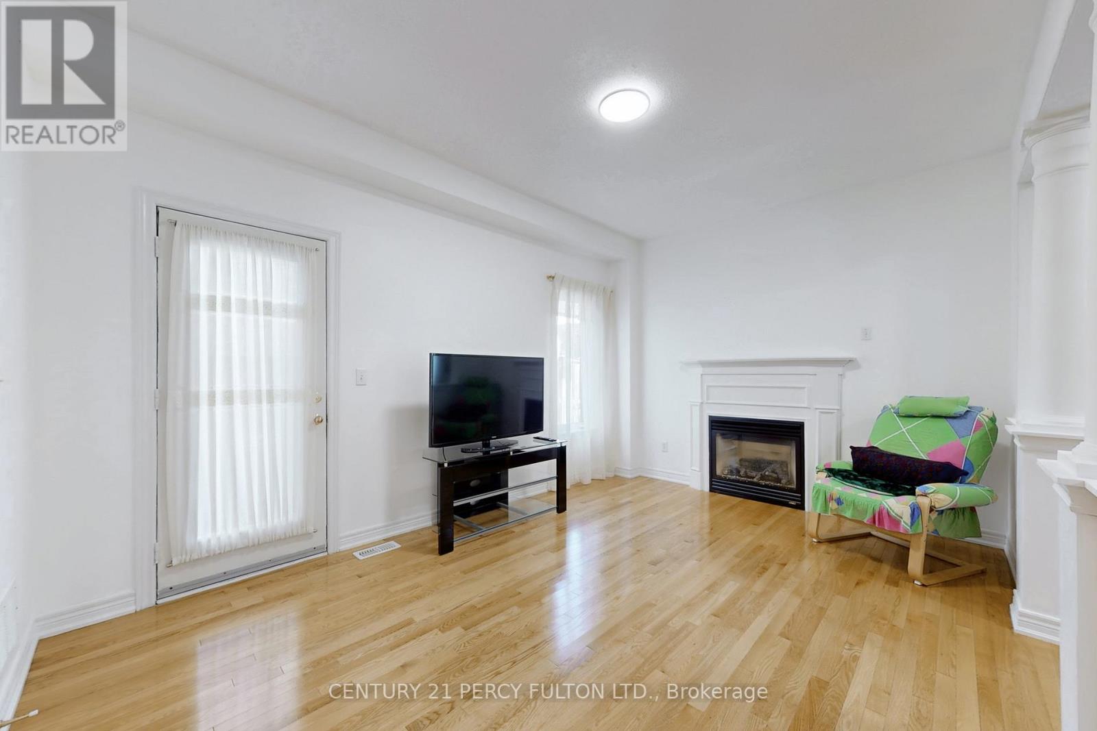 5 Attmar Drive, Brampton, Ontario  L6P 2R4 - Photo 7 - W12498544