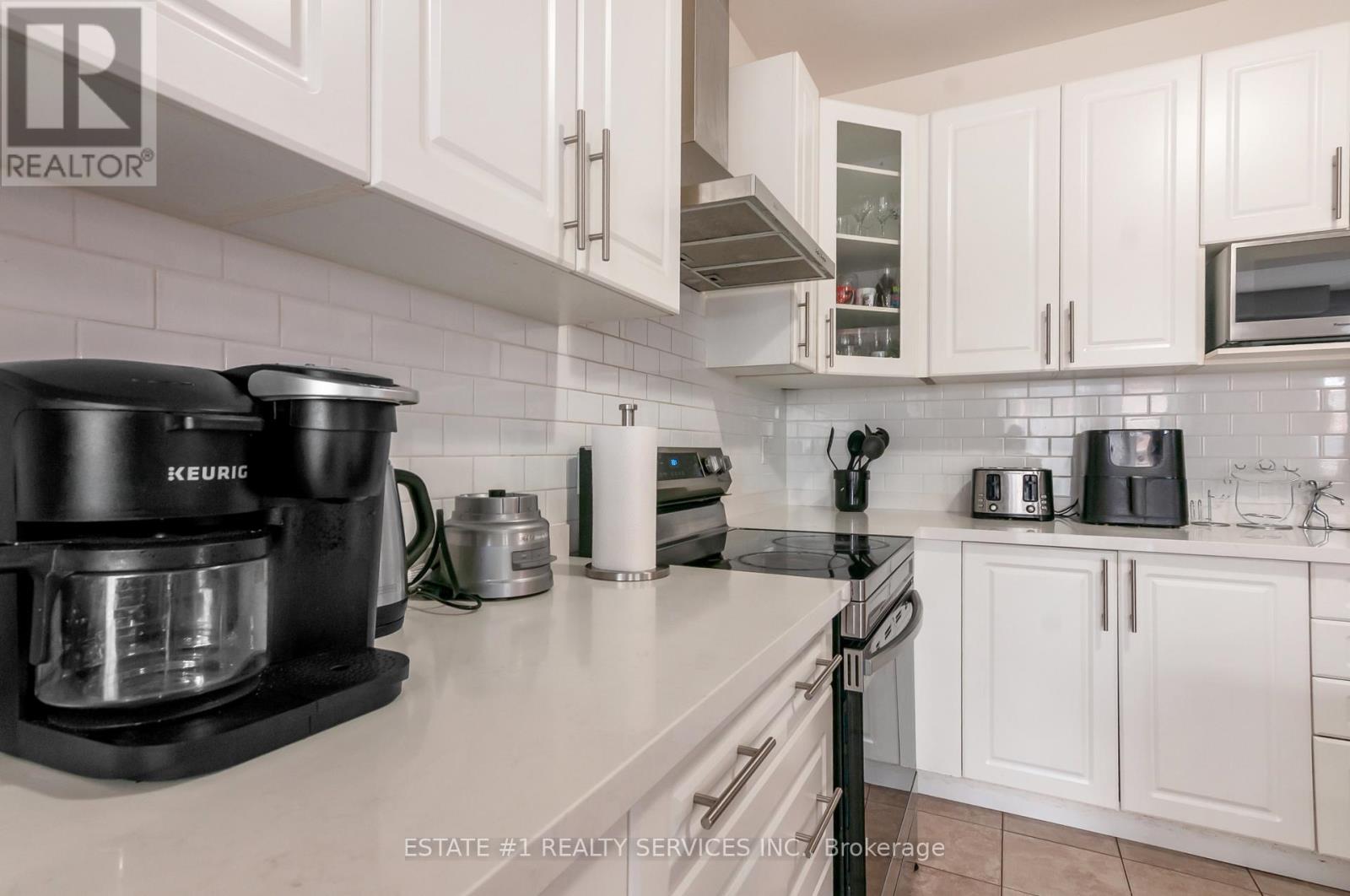 4 Bassett Crescent, Brampton, Ontario  L6X 5G2 - Photo 18 - W12498476