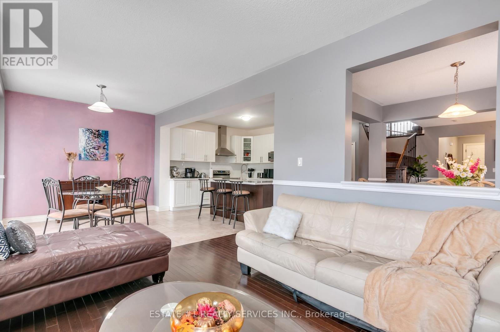 4 Bassett Crescent, Brampton, Ontario  L6X 5G2 - Photo 15 - W12498476