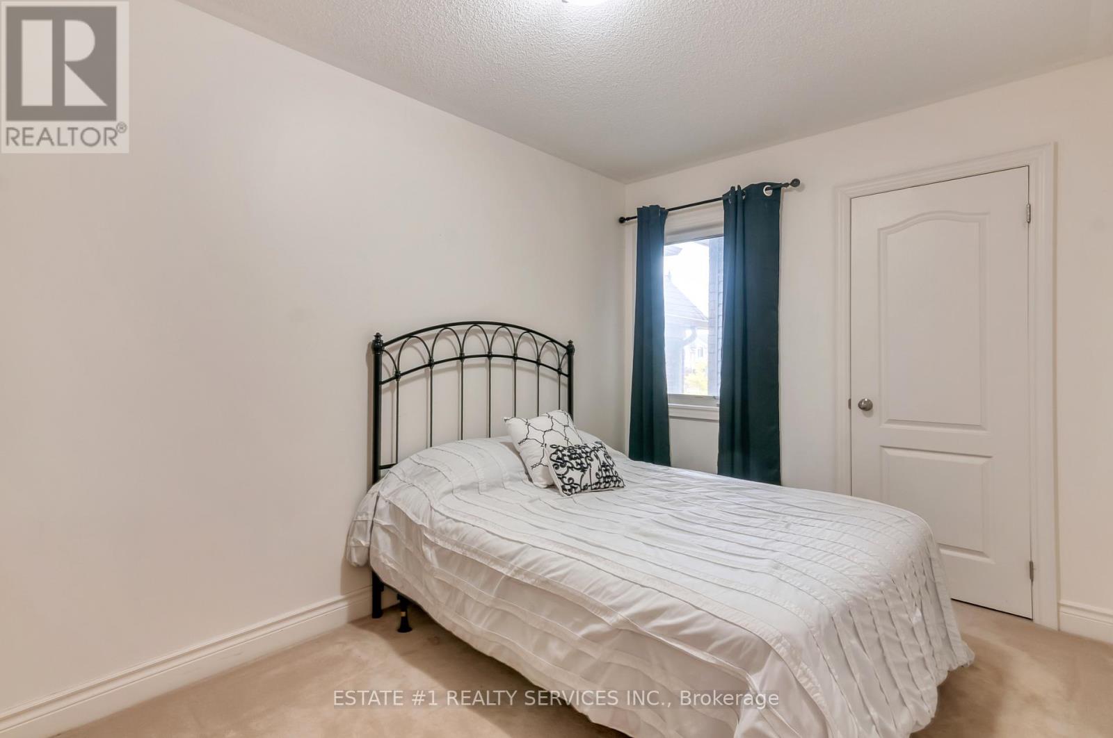 4 Bassett Crescent, Brampton, Ontario  L6X 5G2 - Photo 27 - W12498476