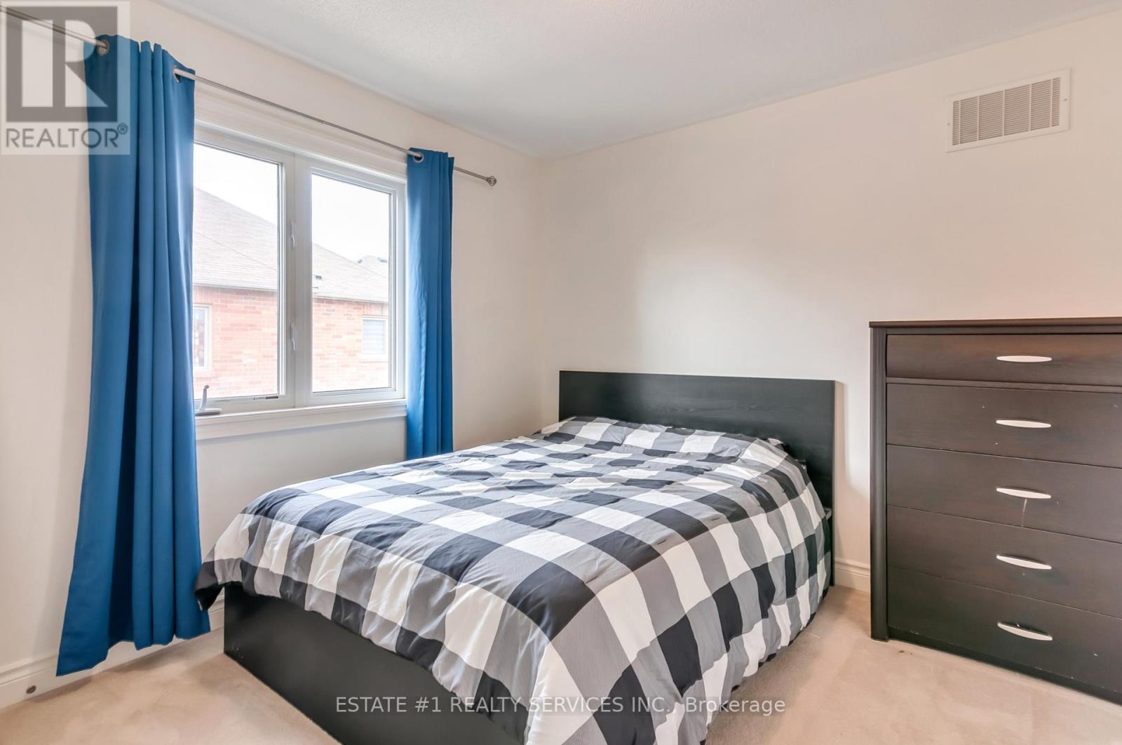 4 Bassett Crescent, Brampton, Ontario  L6X 5G2 - Photo 32 - W12498476