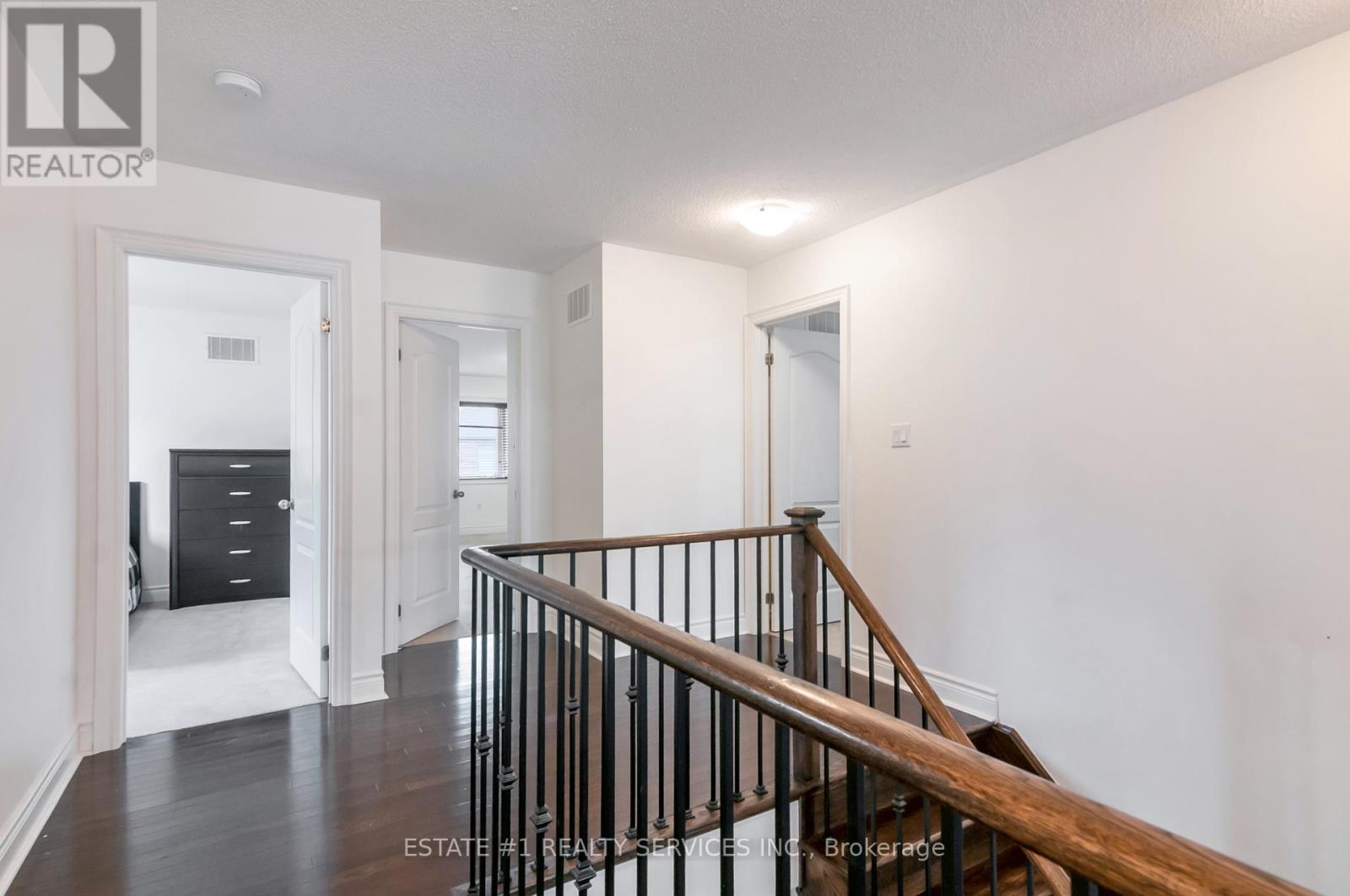 4 Bassett Crescent, Brampton, Ontario  L6X 5G2 - Photo 28 - W12498476