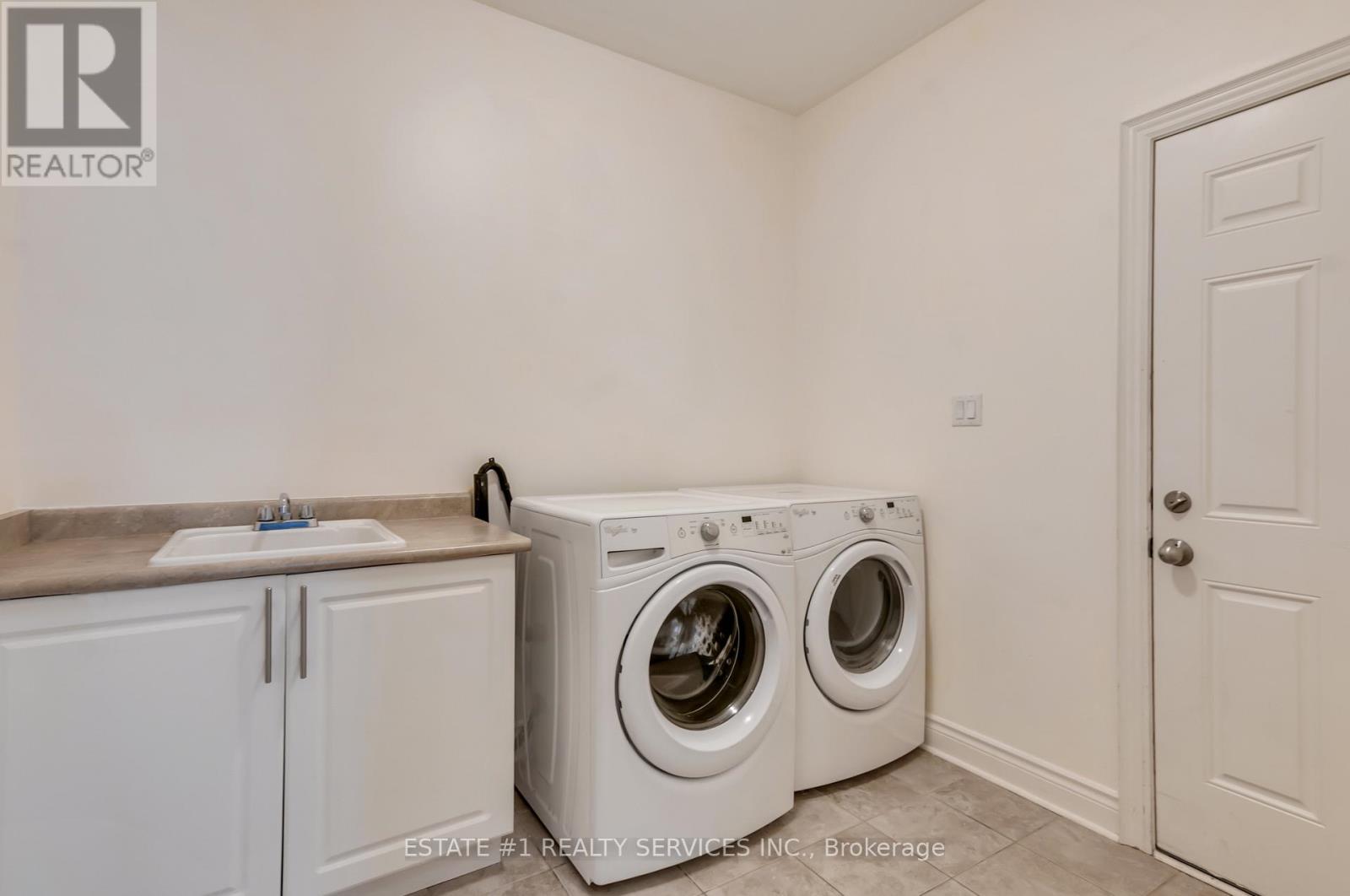 4 Bassett Crescent, Brampton, Ontario  L6X 5G2 - Photo 21 - W12498476