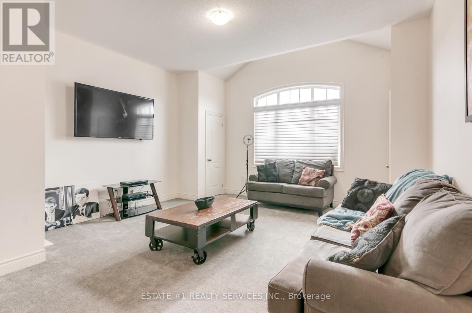 4 Bassett Crescent, Brampton, Ontario  L6X 5G2 - Photo 24 - W12498476