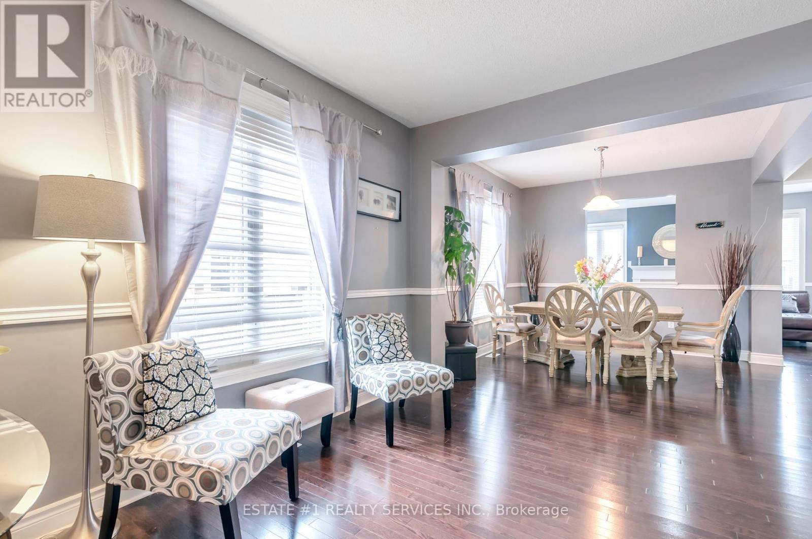 4 Bassett Crescent, Brampton, Ontario  L6X 5G2 - Photo 4 - W12498476