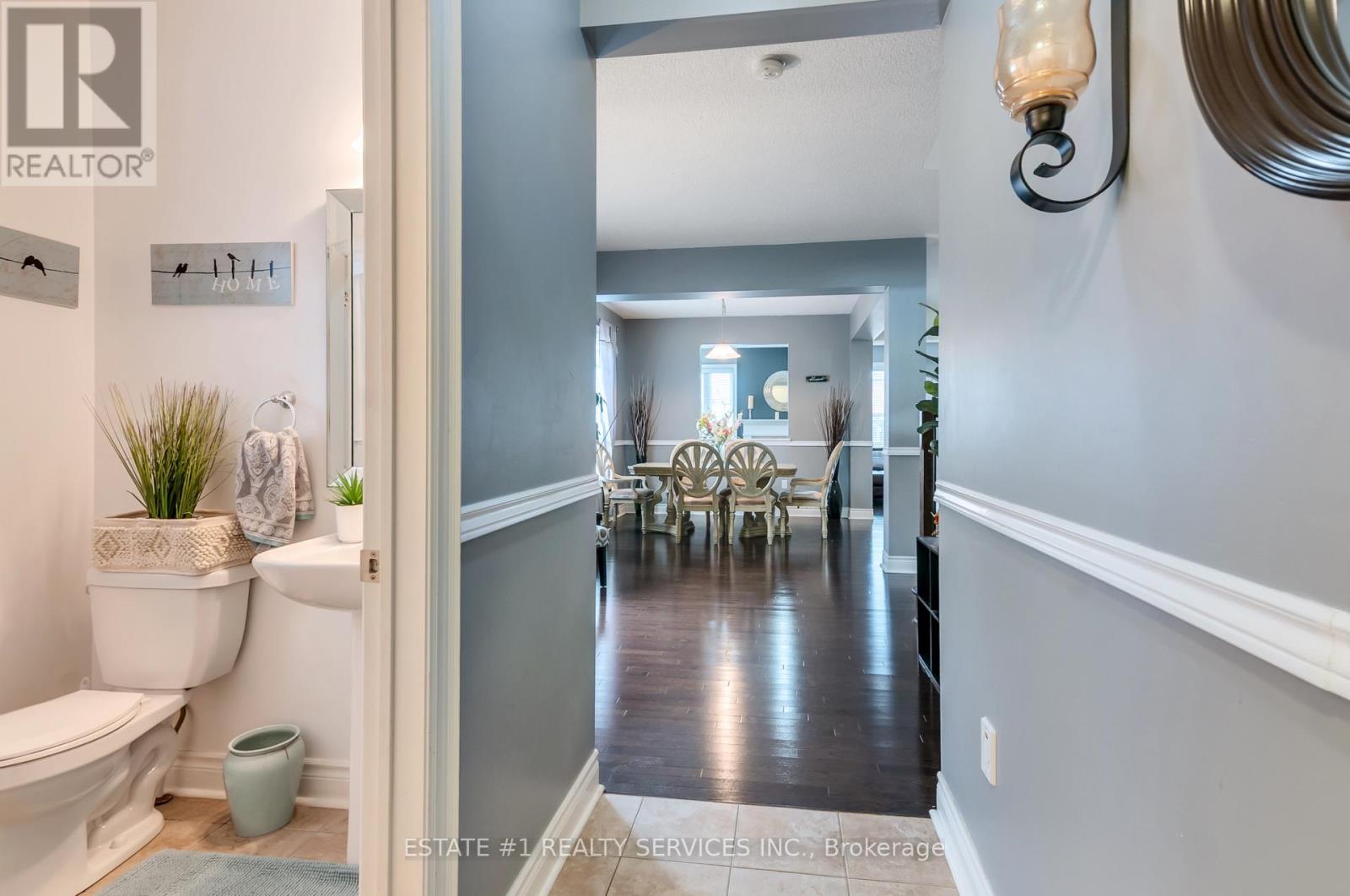 4 Bassett Crescent, Brampton, Ontario  L6X 5G2 - Photo 3 - W12498476