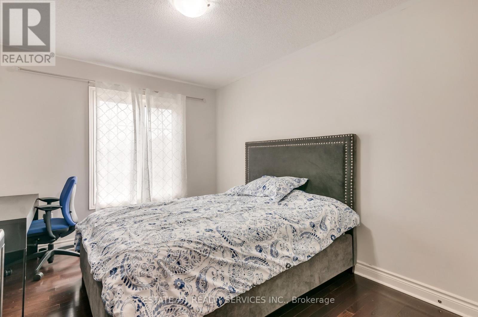 4 Bassett Crescent, Brampton, Ontario  L6X 5G2 - Photo 31 - W12498476