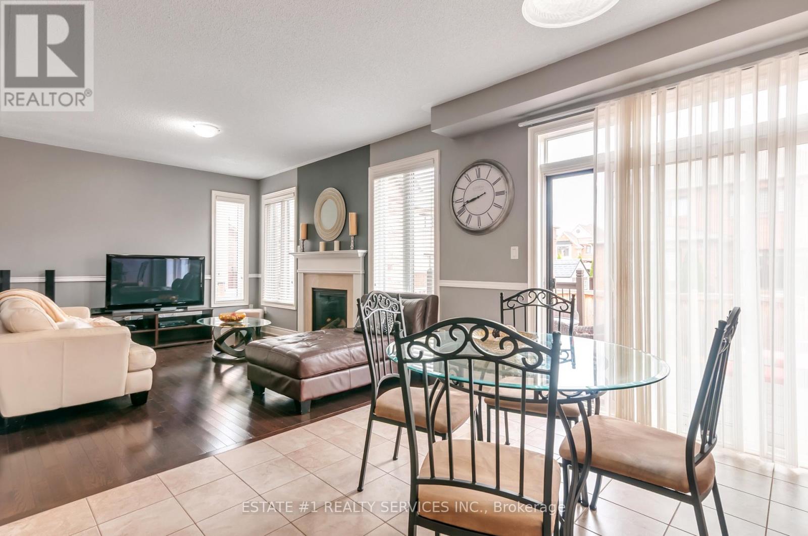 4 Bassett Crescent, Brampton, Ontario  L6X 5G2 - Photo 14 - W12498476