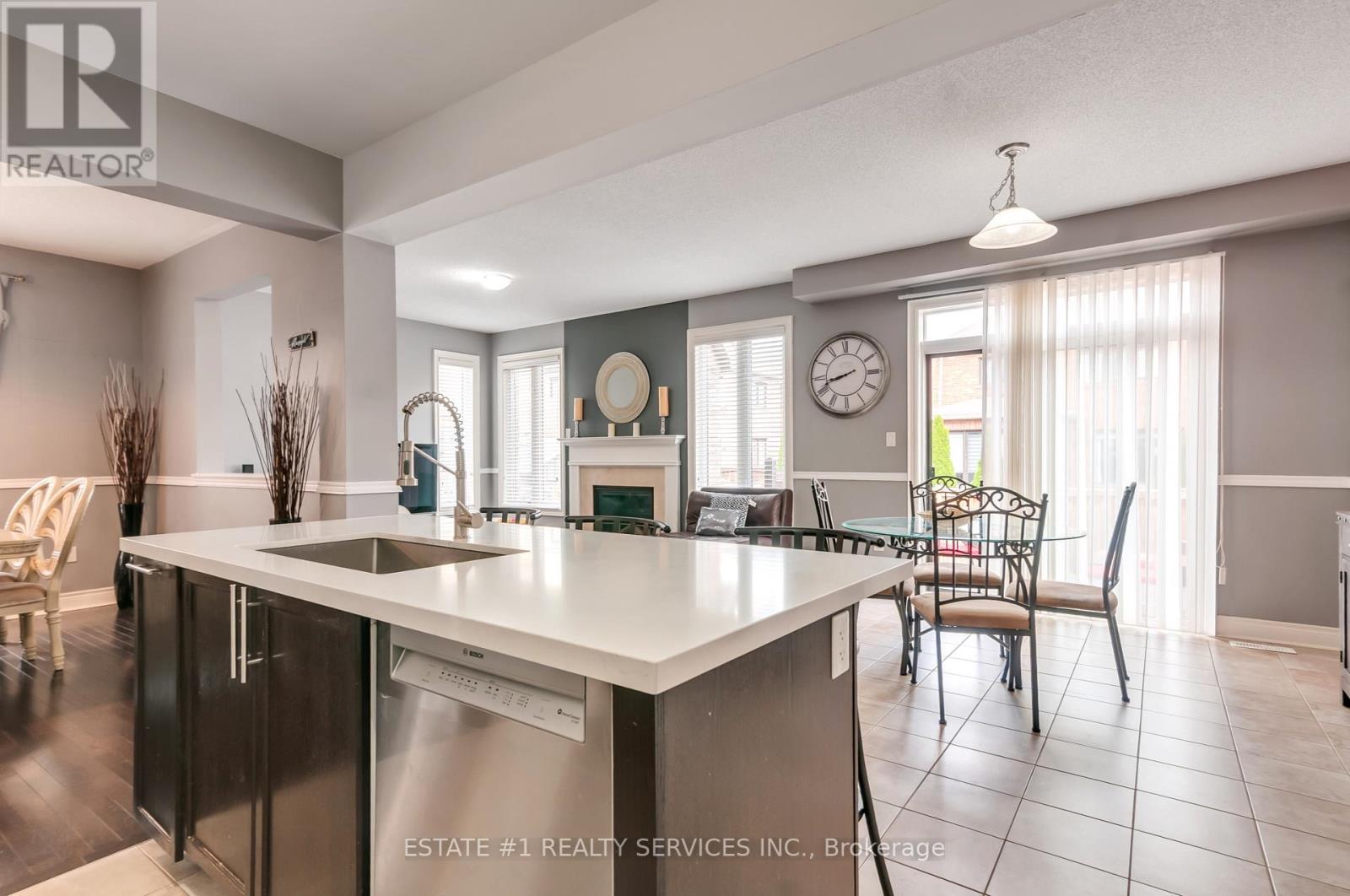 4 Bassett Crescent, Brampton, Ontario  L6X 5G2 - Photo 10 - W12498476