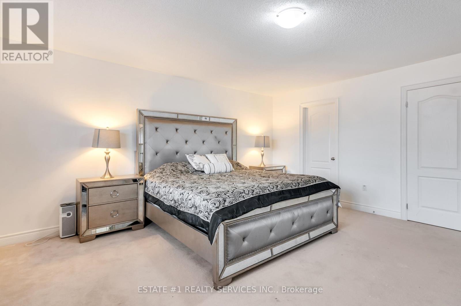 4 Bassett Crescent, Brampton, Ontario  L6X 5G2 - Photo 34 - W12498476