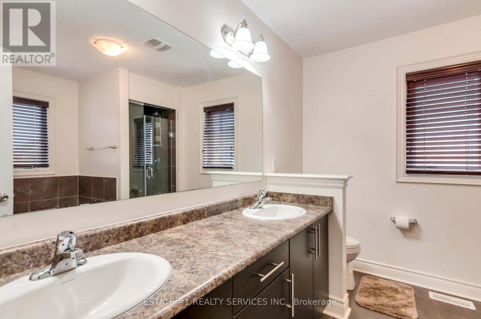 4 Bassett Crescent, Brampton, Ontario  L6X 5G2 - Photo 37 - W12498476