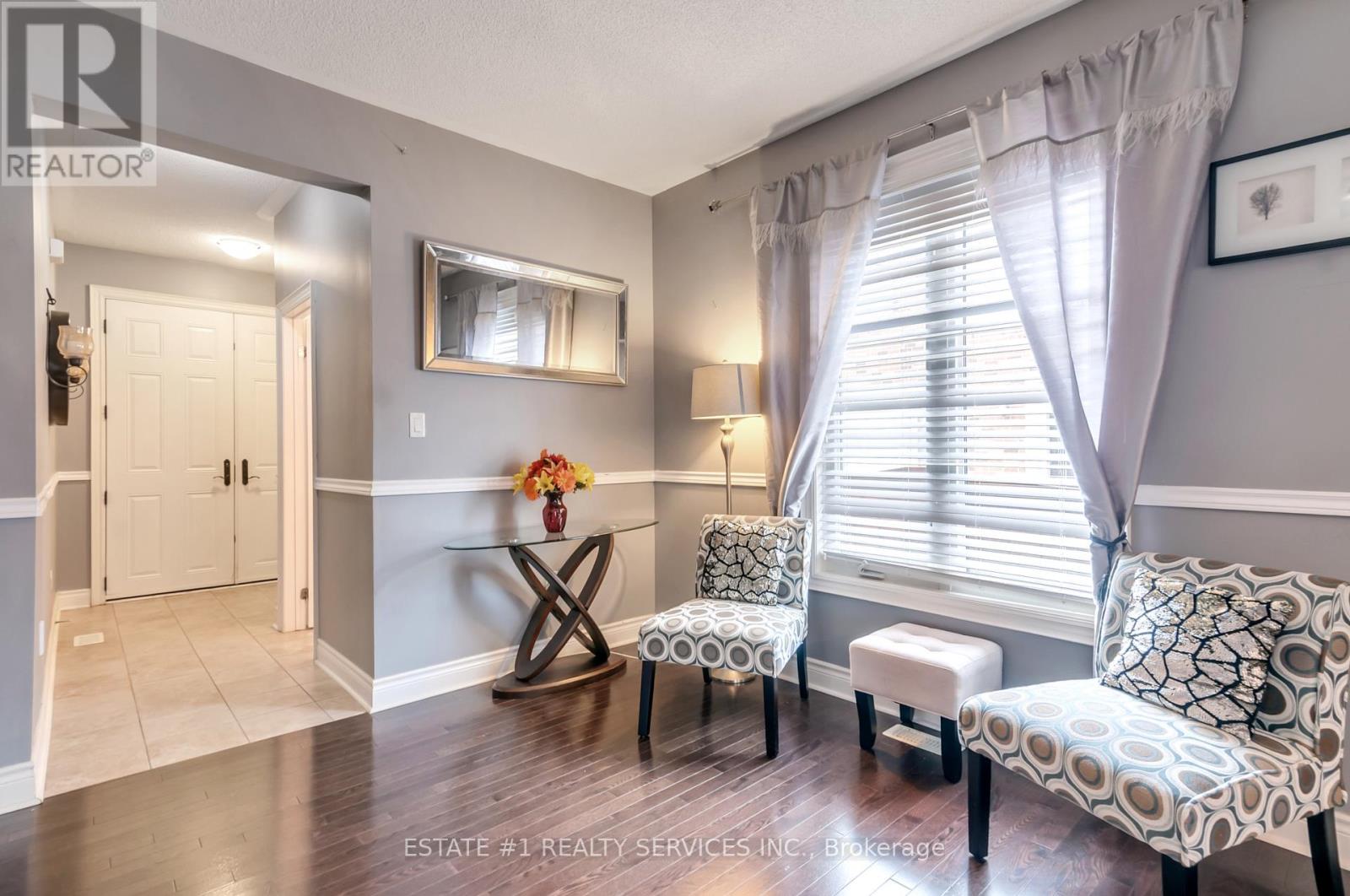 4 Bassett Crescent, Brampton, Ontario  L6X 5G2 - Photo 7 - W12498476