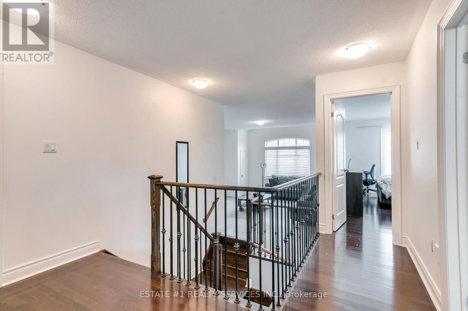 4 Bassett Crescent, Brampton, Ontario  L6X 5G2 - Photo 29 - W12498476