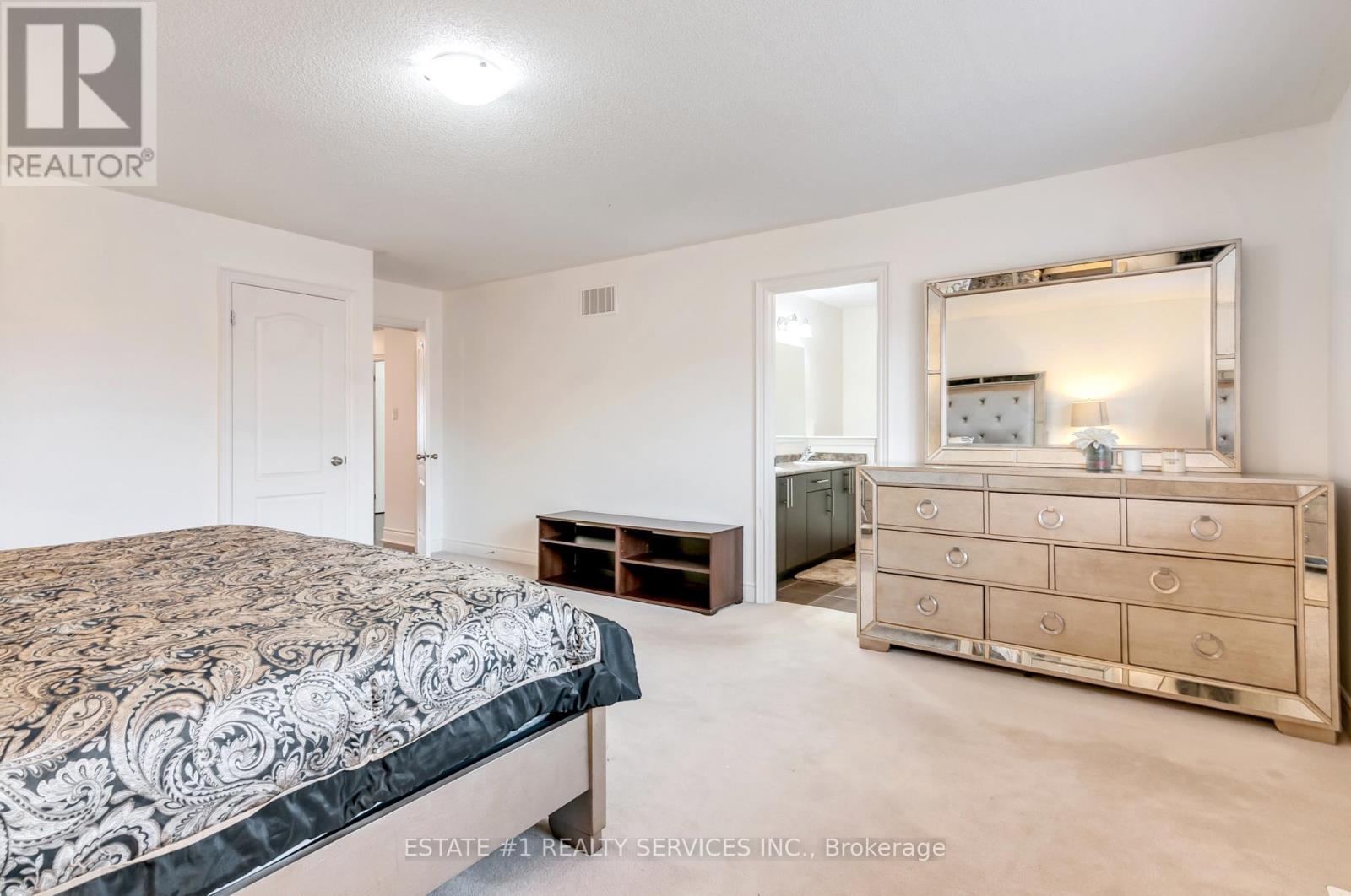 4 Bassett Crescent, Brampton, Ontario  L6X 5G2 - Photo 33 - W12498476