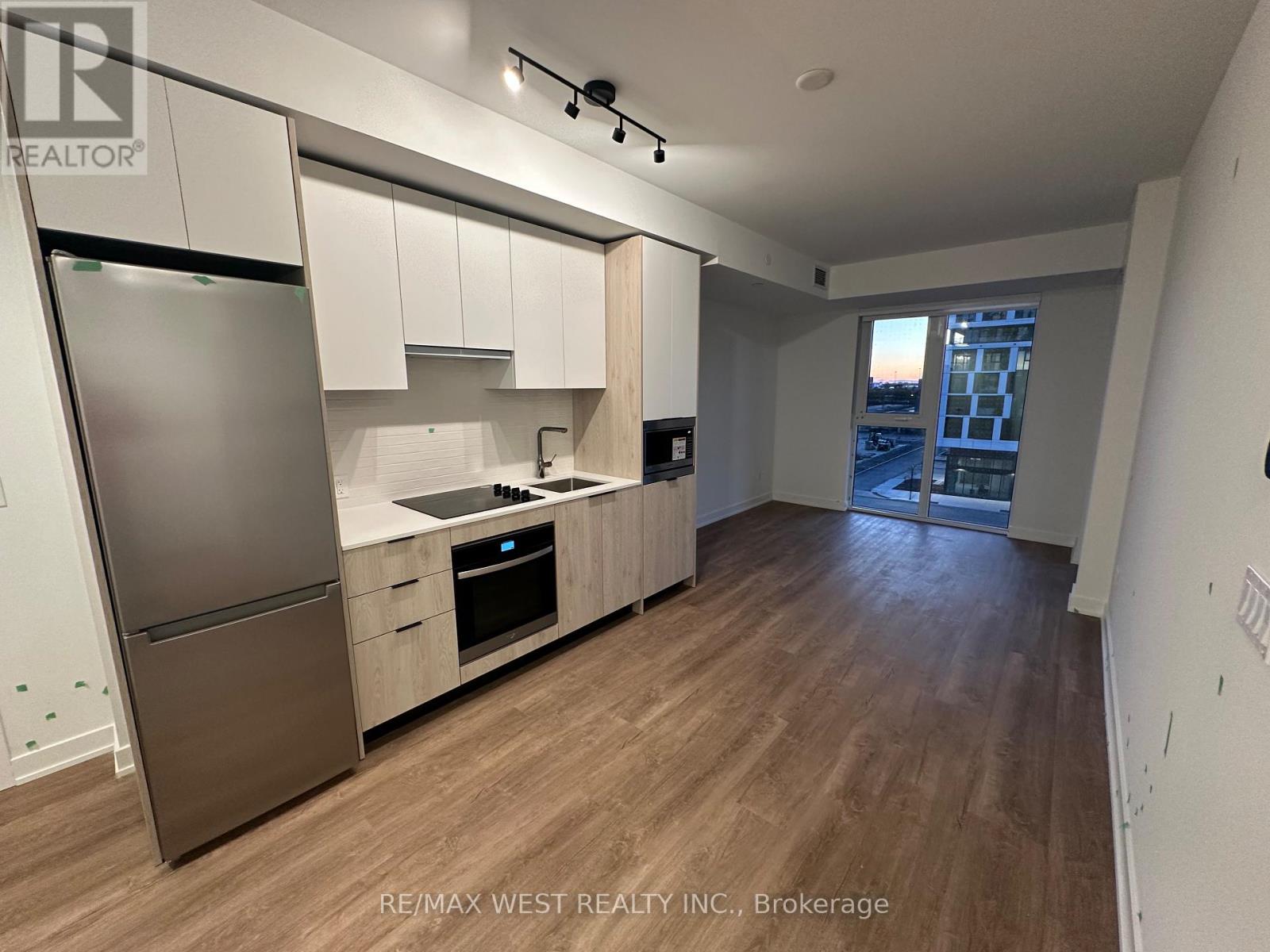 429 - 1007 The Queensway Avenue, Toronto, Ontario  M8Z 0C6 - Photo 2 - W12500378