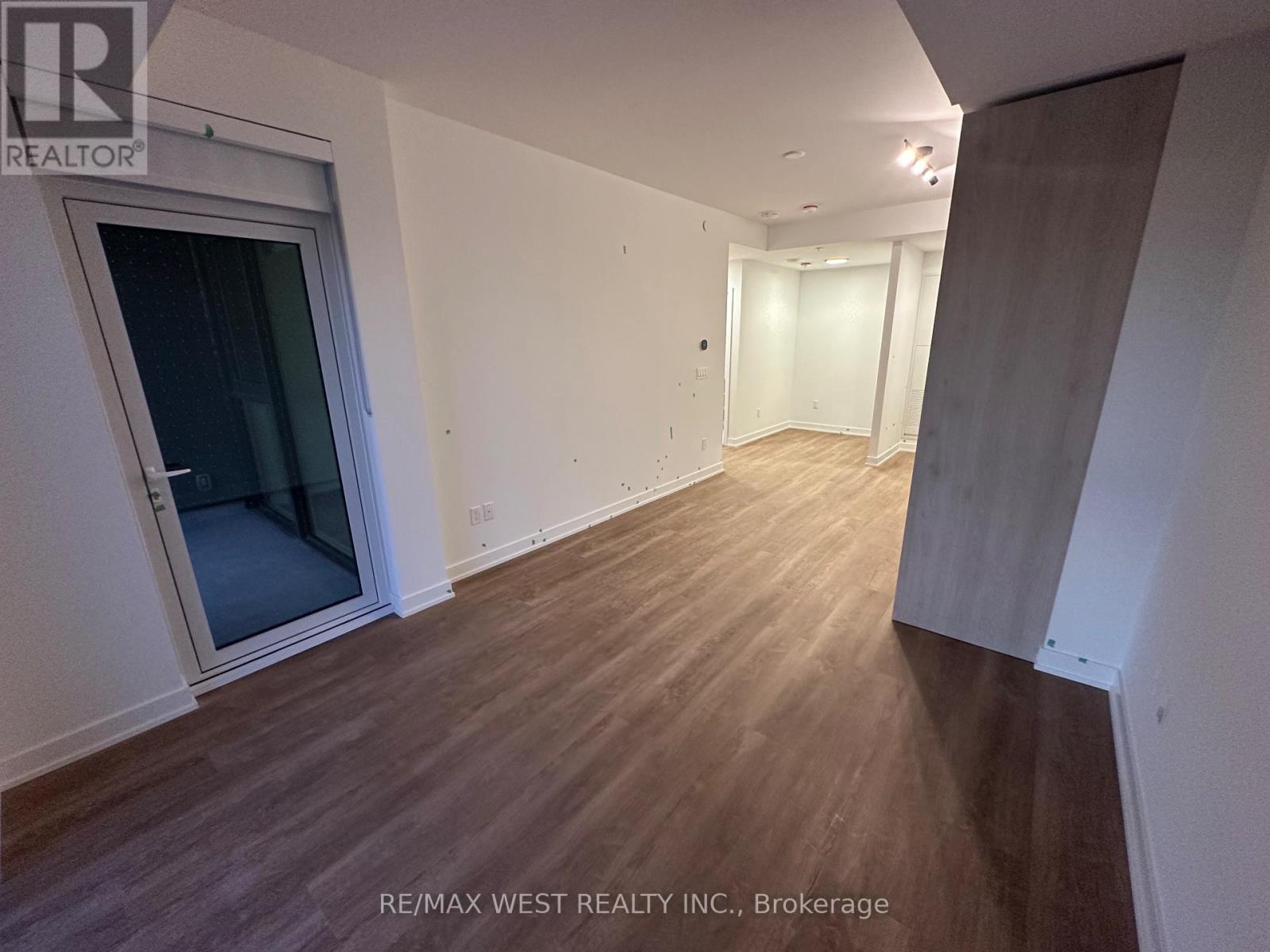 429 - 1007 The Queensway Avenue, Toronto, Ontario  M8Z 0C6 - Photo 7 - W12500378