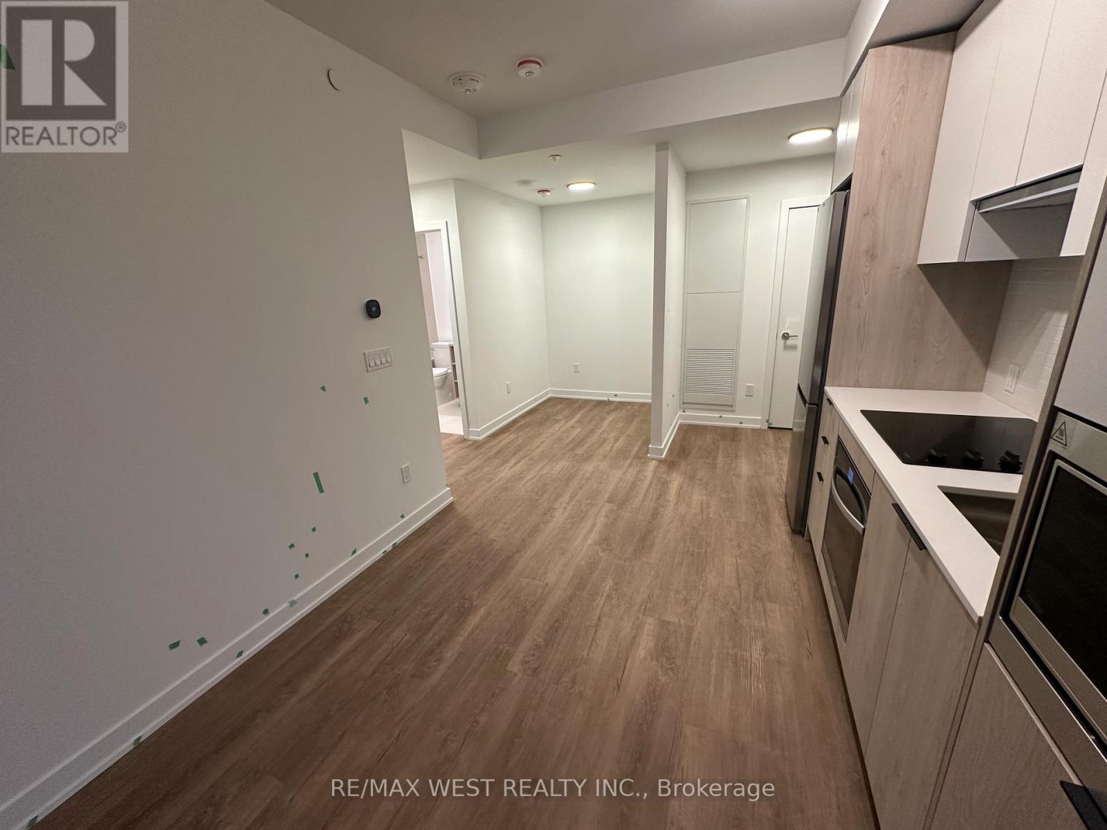 429 - 1007 The Queensway Avenue, Toronto, Ontario  M8Z 0C6 - Photo 3 - W12500378