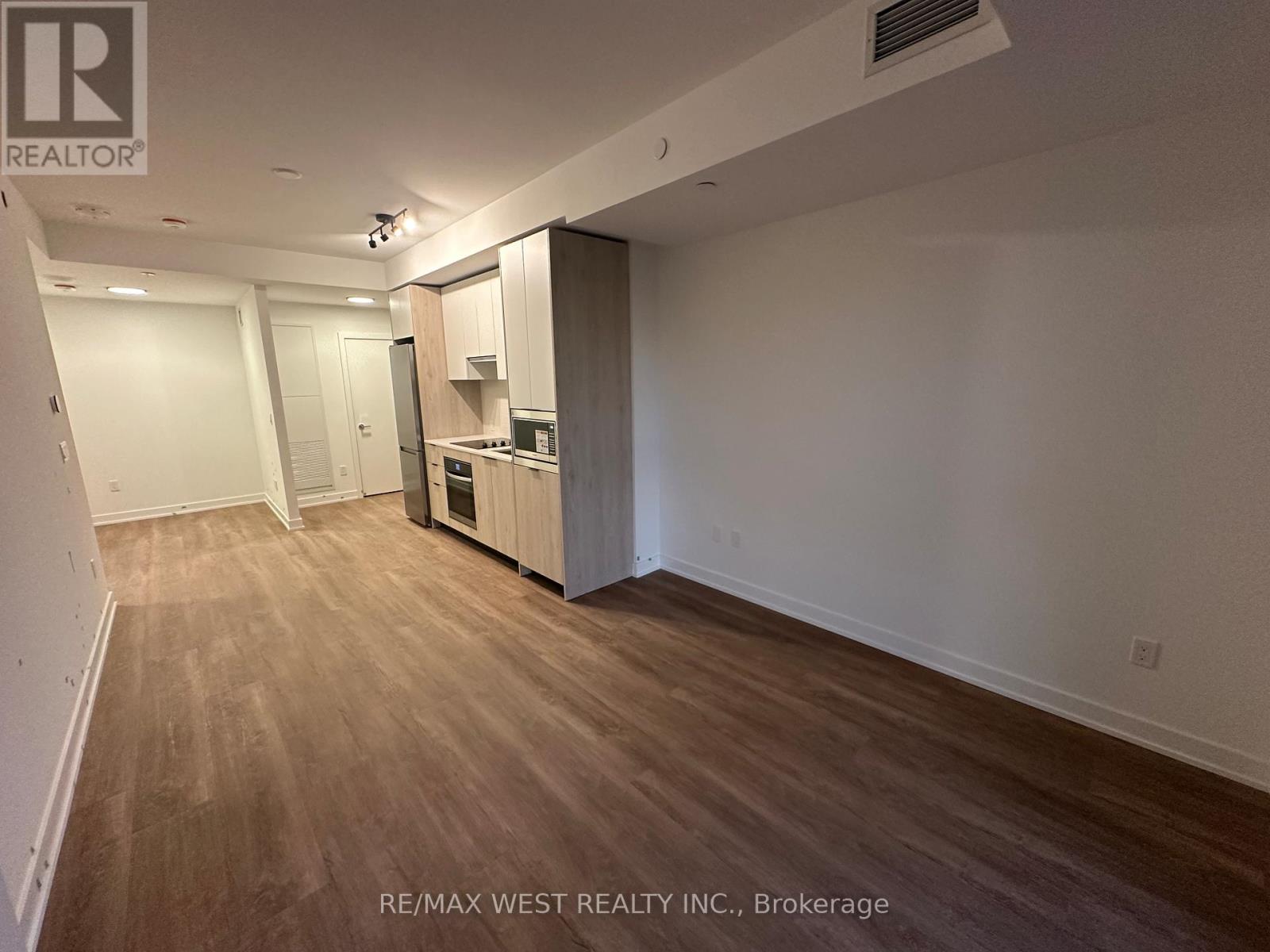 429 - 1007 The Queensway Avenue, Toronto, Ontario  M8Z 0C6 - Photo 8 - W12500378