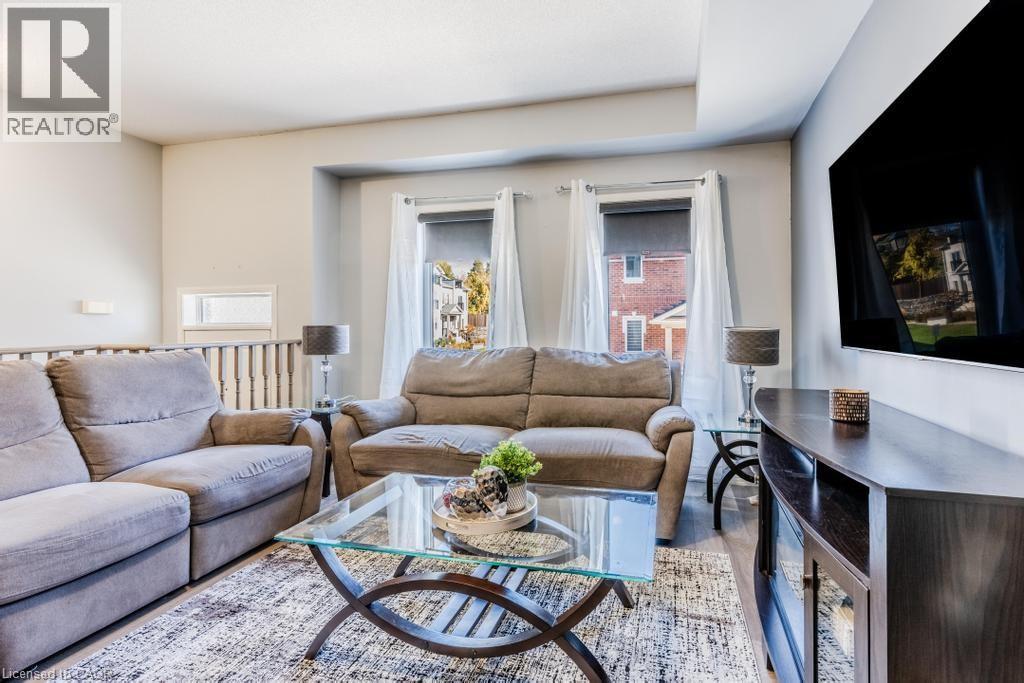 4 Dunsley Way, Whitby, Ontario  L1N 0L5 - Photo 3 - 40784876