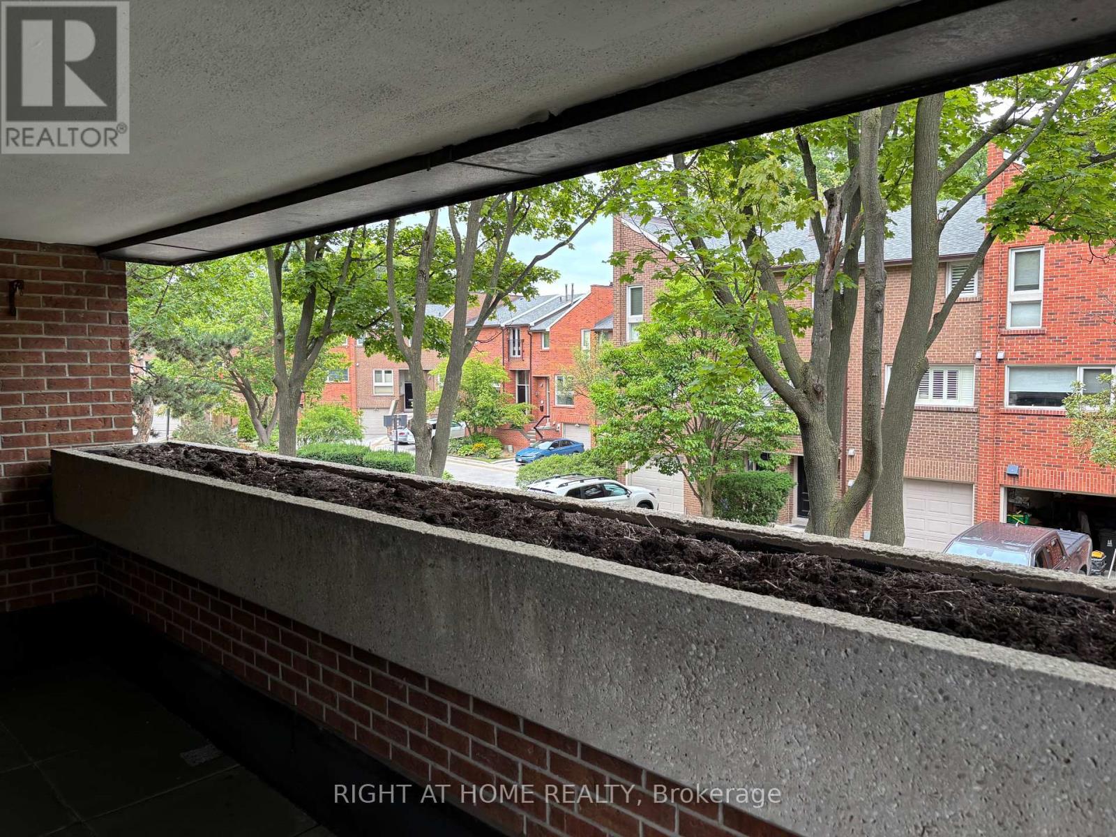 318 - 40 Sylvan Valley Way, Toronto, Ontario  M5M 4M3 - Photo 18 - C12500404