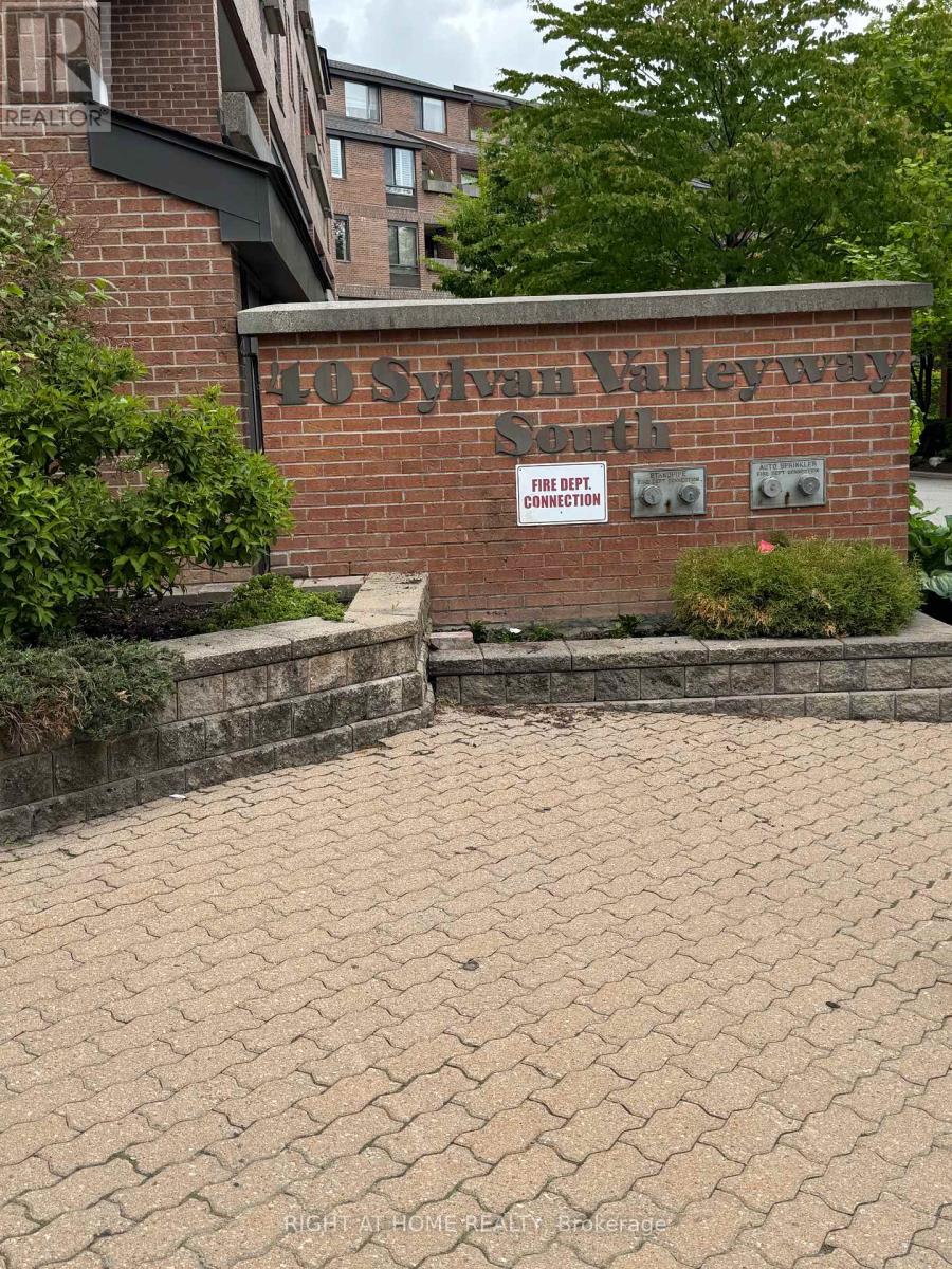 318 - 40 Sylvan Valley Way, Toronto, Ontario  M5M 4M3 - Photo 21 - C12500404