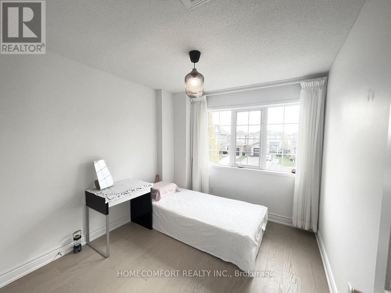 215 Andona Crescent, Toronto, Ontario  M1C 5J8 - Photo 11 - E12500400