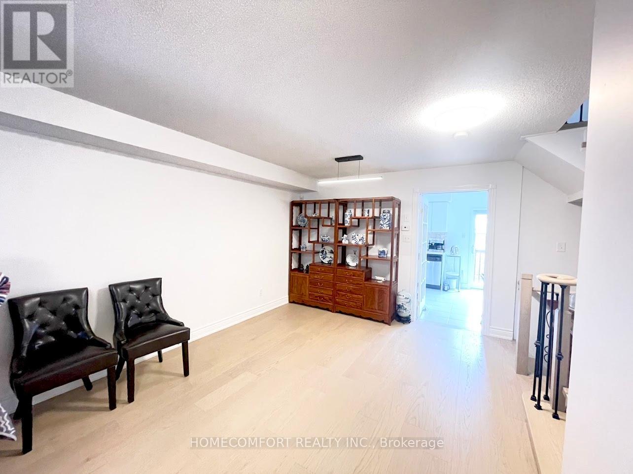 215 Andona Crescent, Toronto, Ontario  M1C 5J8 - Photo 2 - E12500400