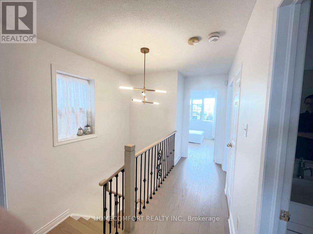 215 Andona Crescent, Toronto, Ontario  M1C 5J8 - Photo 8 - E12500400