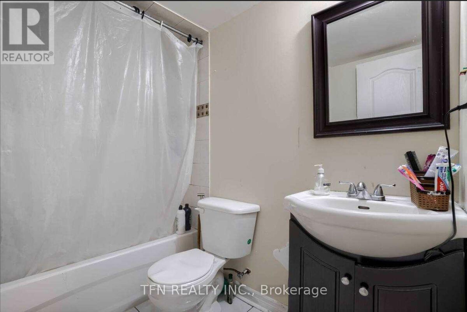 41 Calm Water Crescent, Brampton, Ontario  L6V 4S1 - Photo 3 - W12500412