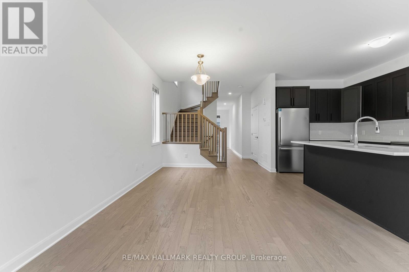 423 Silicon Way, Ottawa, Ontario  K2W 0K7 - Photo 5 - X12401975