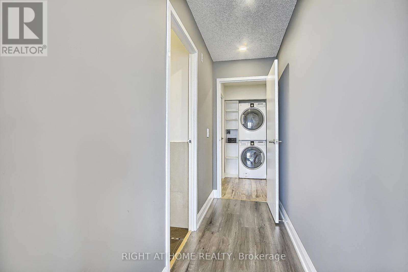 206 - 955 O' Connor Drive, Toronto, Ontario  M4B 2S7 - Photo 20 - E12500436