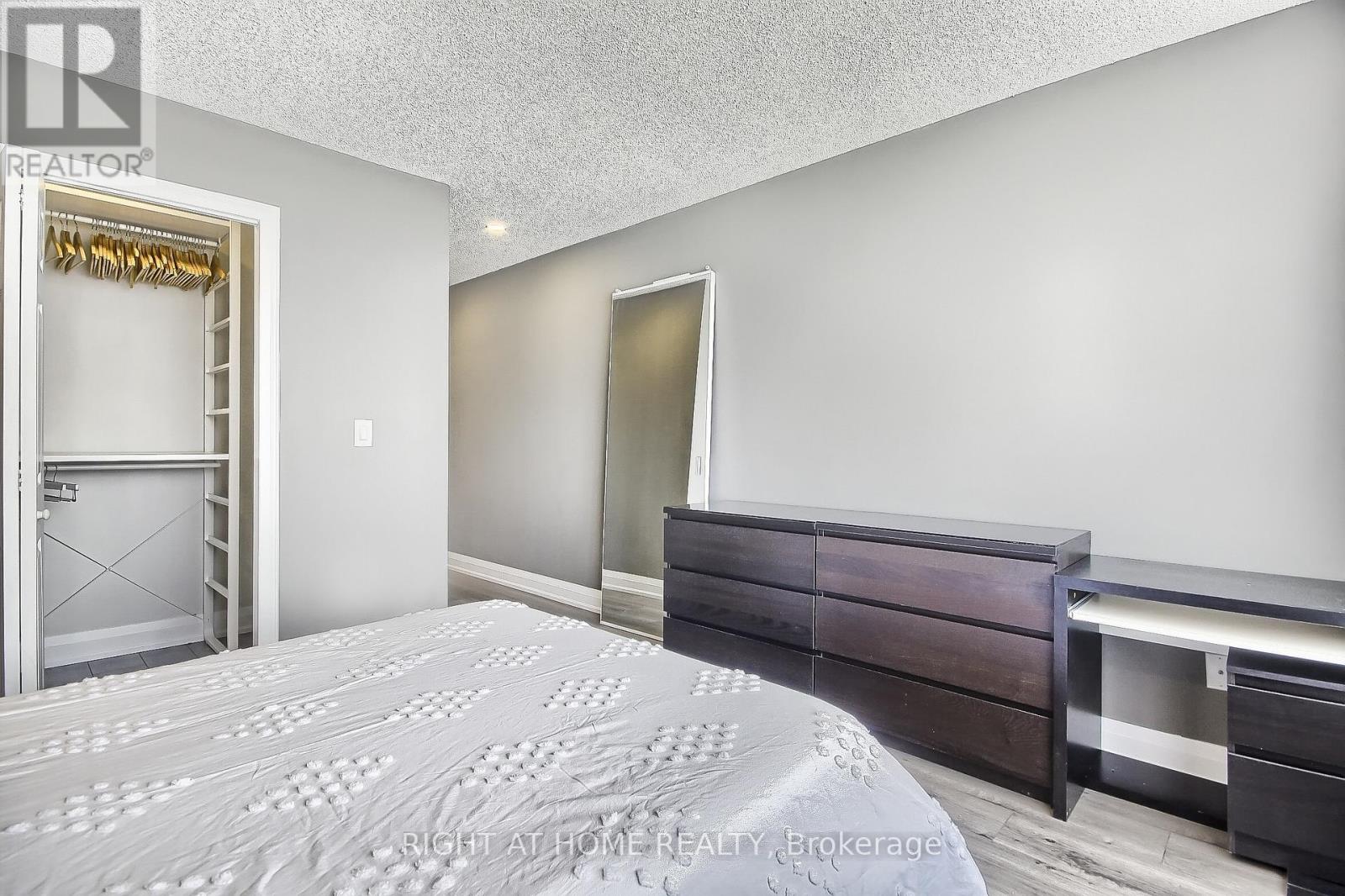 206 - 955 O' Connor Drive, Toronto, Ontario  M4B 2S7 - Photo 21 - E12500436