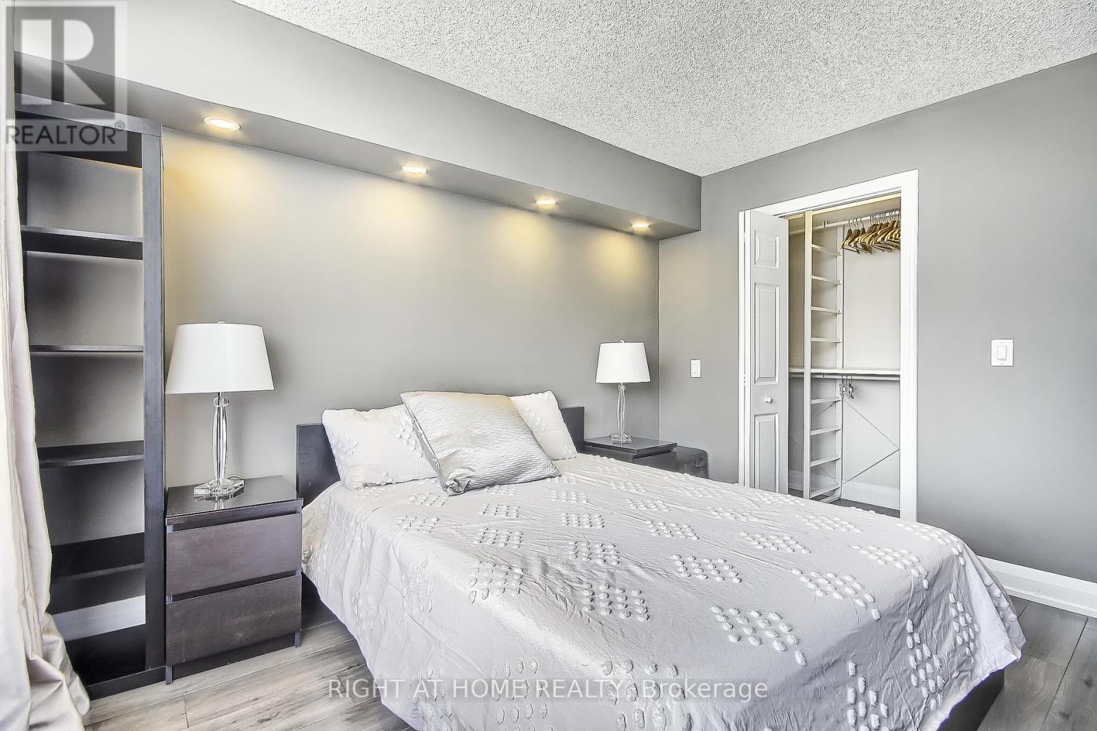 206 - 955 O' Connor Drive, Toronto, Ontario  M4B 2S7 - Photo 22 - E12500436