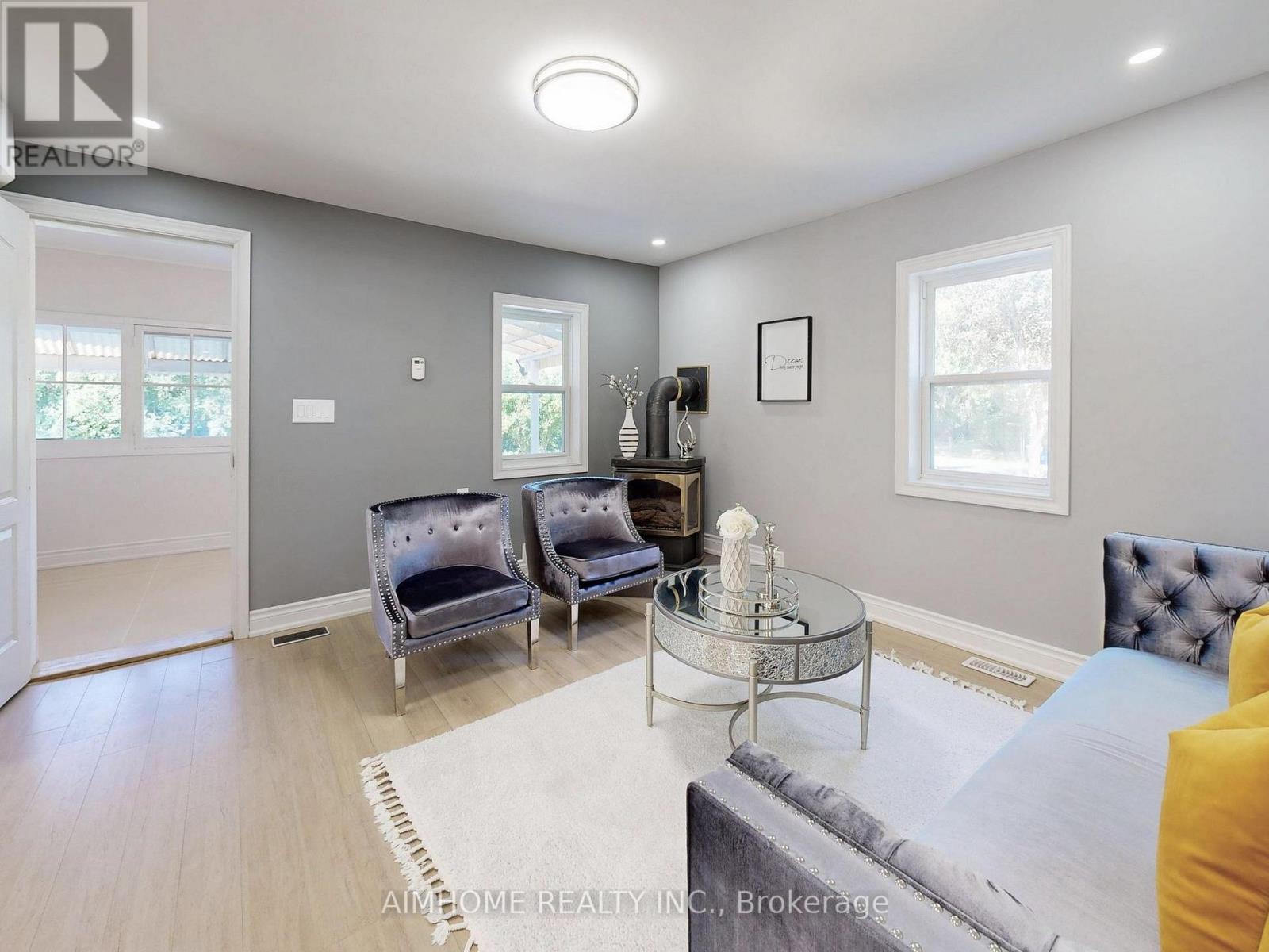 15 Main Street, Georgina, Ontario  L0E 1N0 - Photo 12 - N12500414