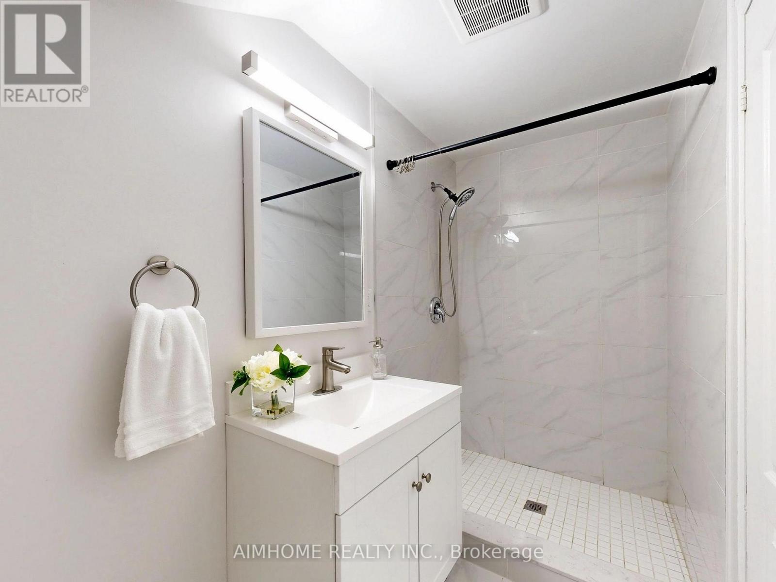 15 Main Street, Georgina, Ontario  L0E 1N0 - Photo 41 - N12500414