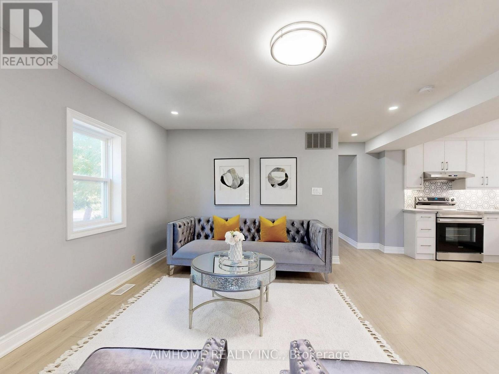 15 Main Street, Georgina, Ontario  L0E 1N0 - Photo 9 - N12500414