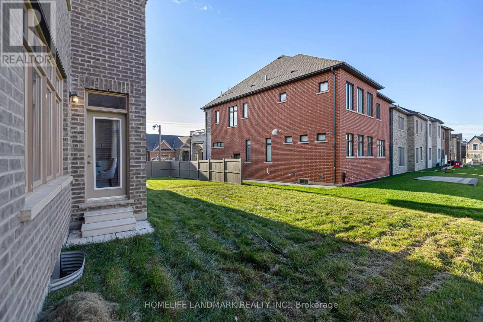 3404 Mosley Gate, Oakville, Ontario  L6H 0Z1 - Photo 43 - W12494400