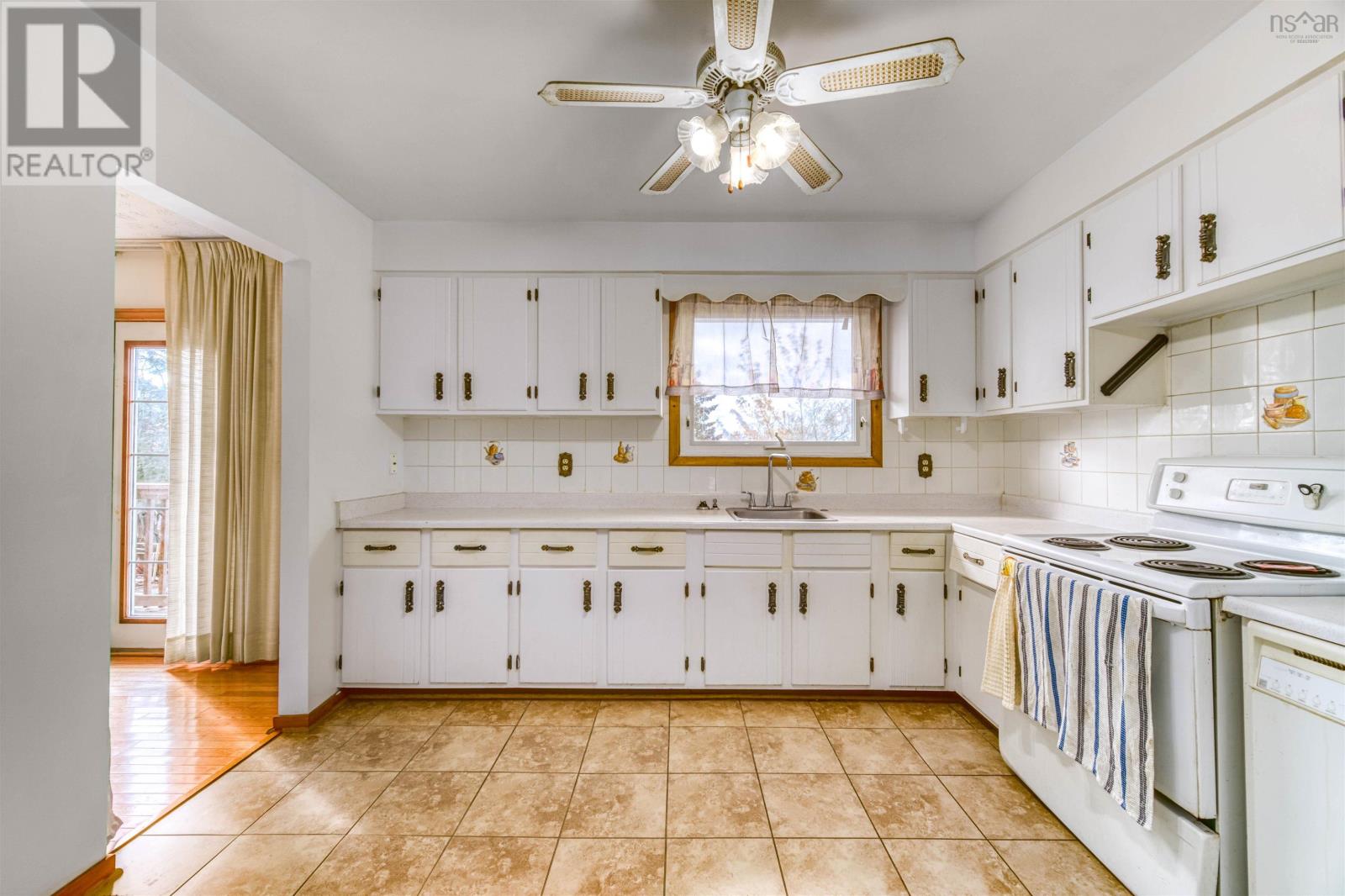 129 Regal Road, Dartmouth, Nova Scotia  B2W 4H7 - Photo 5 - 202525038