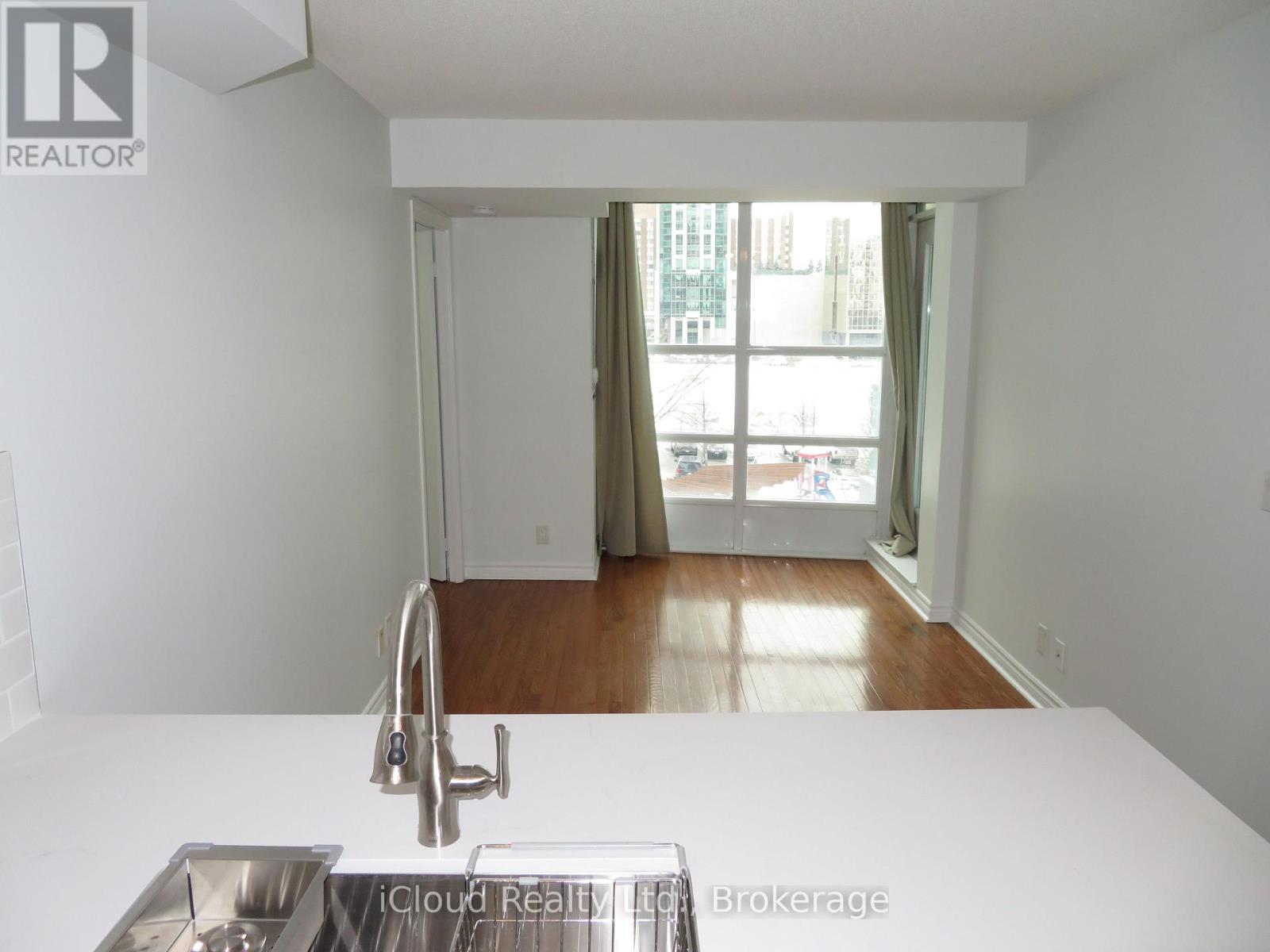 406 - 33 Elm Drive, Mississauga, Ontario  L5B 4M2 - Photo 11 - W12500446