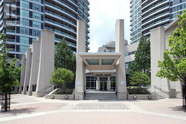 406 - 33 Elm Drive, Mississauga, Ontario  L5B 4M2 - Photo 2 - W12500446