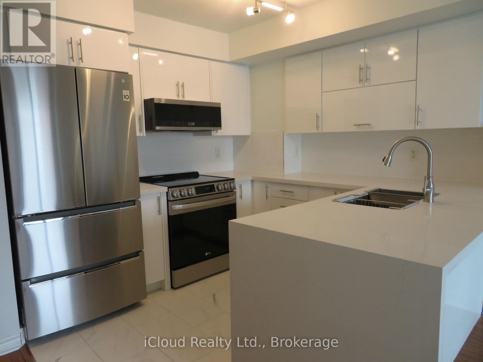 406 - 33 Elm Drive, Mississauga, Ontario  L5B 4M2 - Photo 5 - W12500446