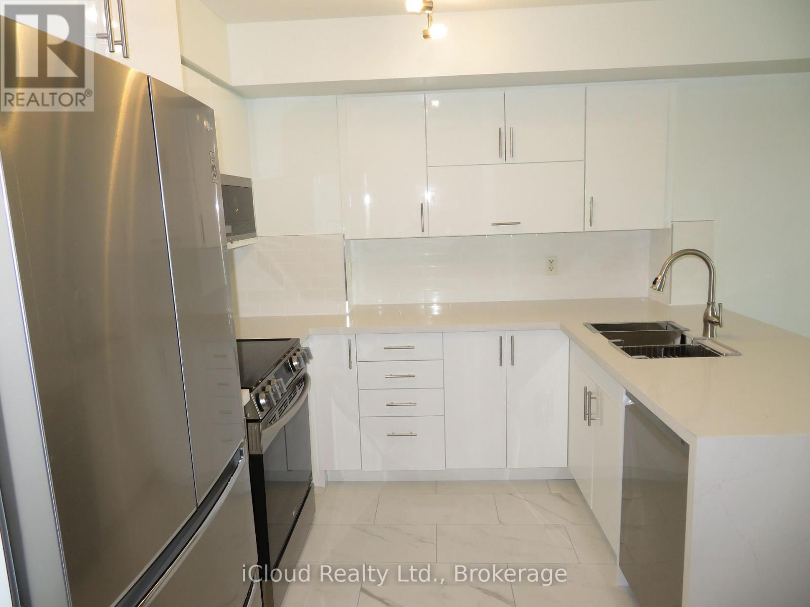 406 - 33 Elm Drive, Mississauga, Ontario  L5B 4M2 - Photo 6 - W12500446