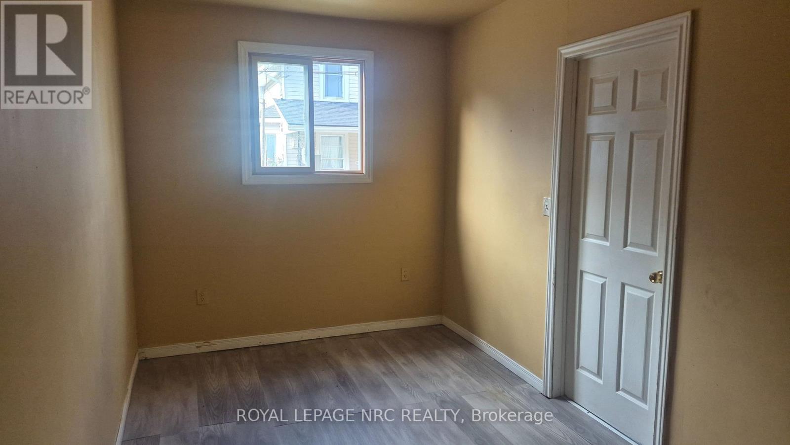 5 - 74 Queens Circle, Fort Erie, Ontario  L0S 1B0 - Photo 8 - X12500448