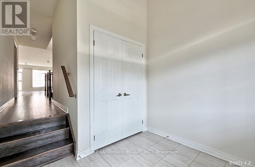 28 Titan Trail, Markham, Ontario  L3S 0E2 - Photo 3 - N12500460