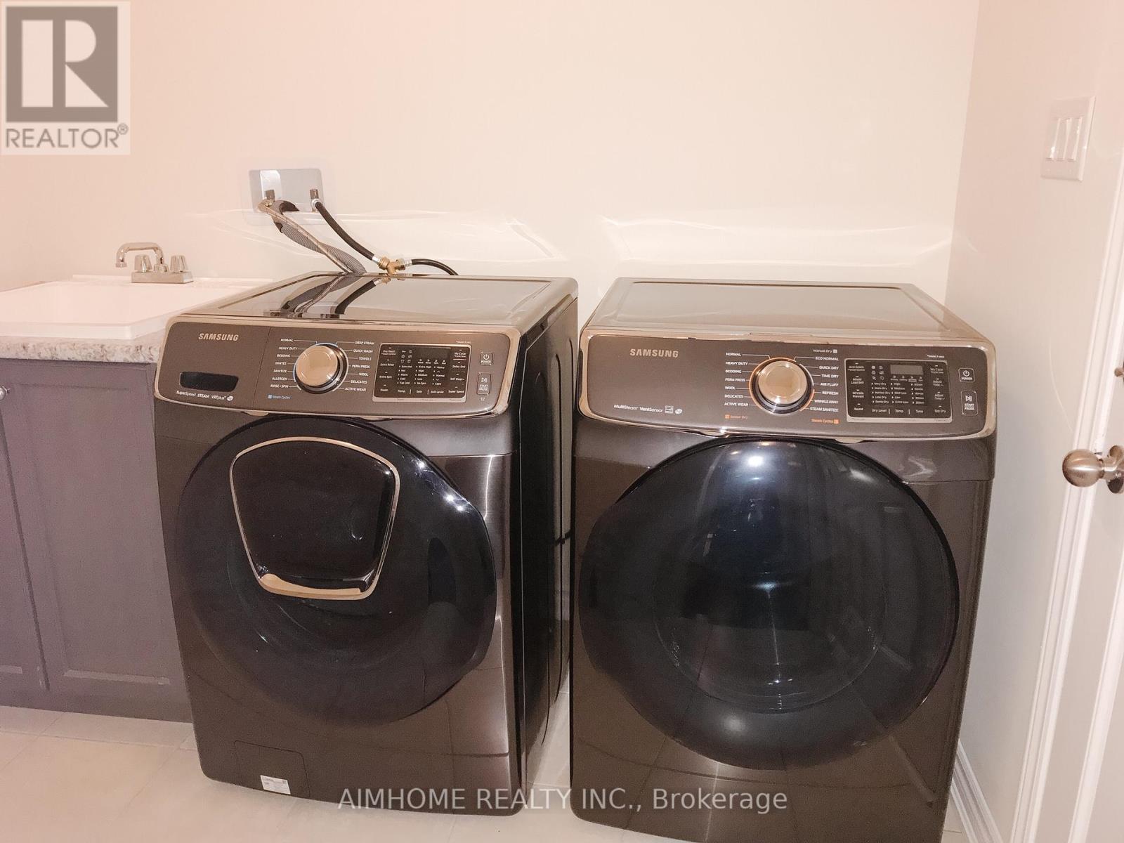 30 Deepwood Crescent, East Gwillimbury, Ontario  L9N 0P8 - Photo 7 - N12500462