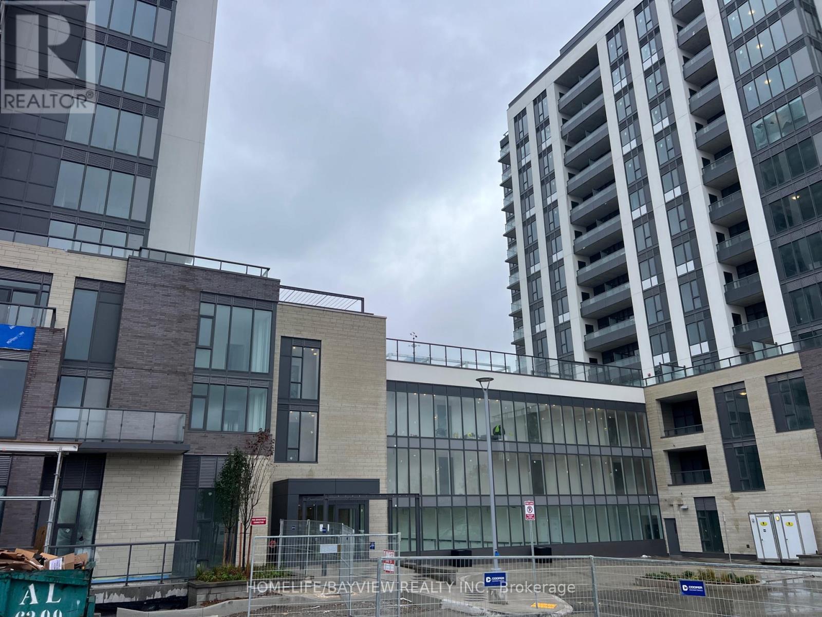 B213 - 715 Davis Drive, Newmarket, Ontario  L3Y 0J2 - Photo 2 - N12500470