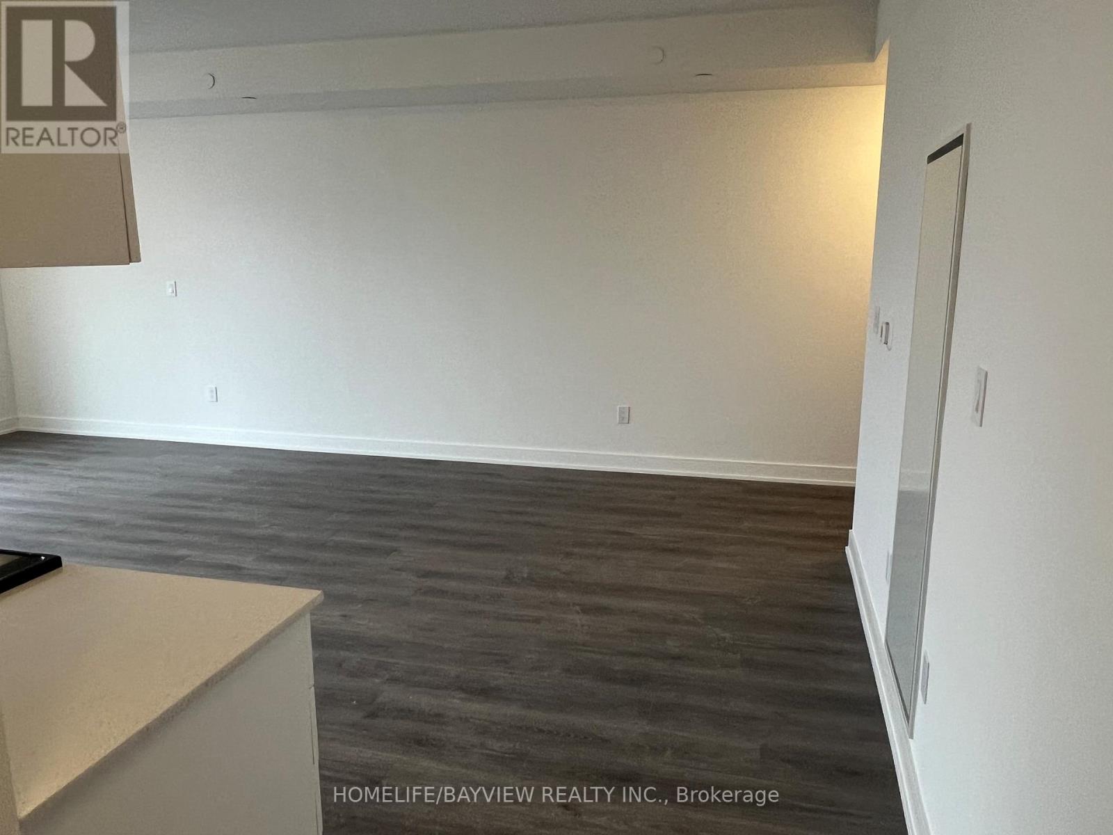 B213 - 715 Davis Drive, Newmarket, Ontario  L3Y 0J2 - Photo 5 - N12500470