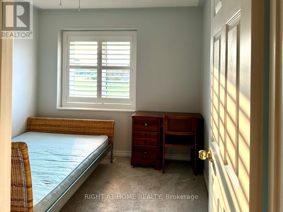 346 Riverstone Drive, Oakville, Ontario  L6H 7M3 - Photo 10 - W12500454